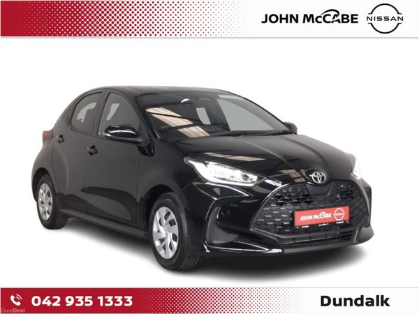Toyota Yaris Hatchback, Petrol Hybrid, 2024, Black