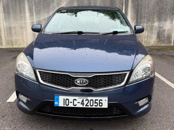 Kia Ceed Hatchback, Diesel, 2010, Blue