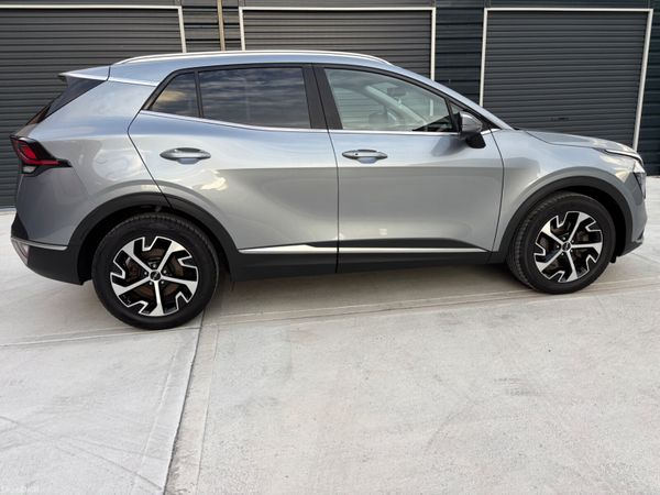 Kia Sportage SUV, Petrol Hybrid, 2023, Grey
