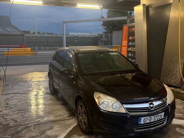 Opel Astra Hatchback, Petrol, 2007, Black