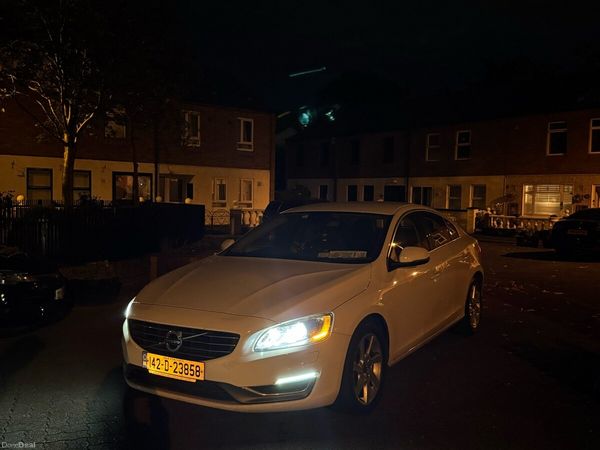 Volvo S60 Saloon, Diesel, 2014, White