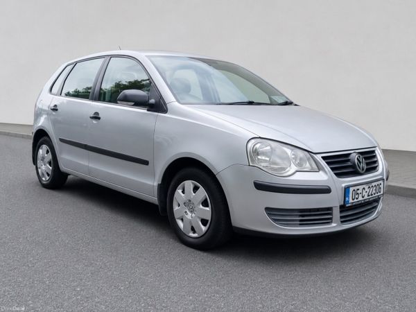 Volkswagen Polo Hatchback, Petrol, 2005, Silver