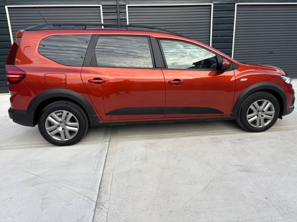 Dacia Jogger MPV, Petrol, 2022, Brown
