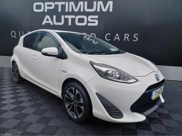 Toyota Aqua Hatchback, Petrol Hybrid, 2017, White
