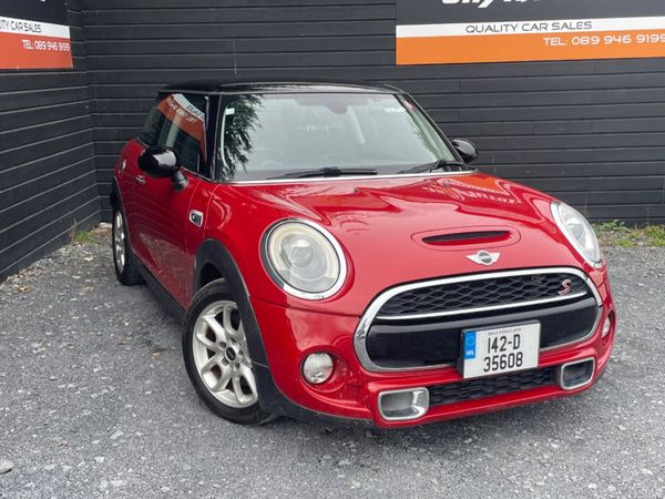 Mini Cooper Hatchback, Petrol, 2014, Red