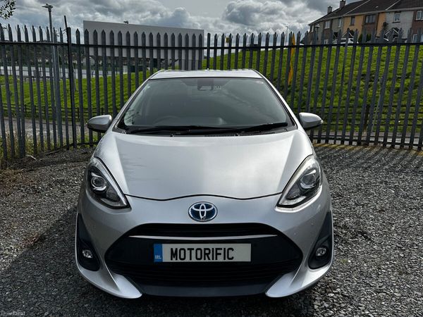 Toyota Aqua Hatchback, Petrol Hybrid, 2019, Silver