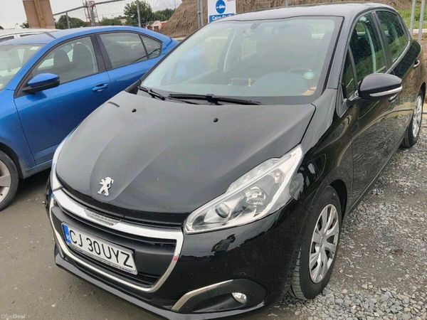 Peugeot 208 Hatchback, Petrol, 2019, White