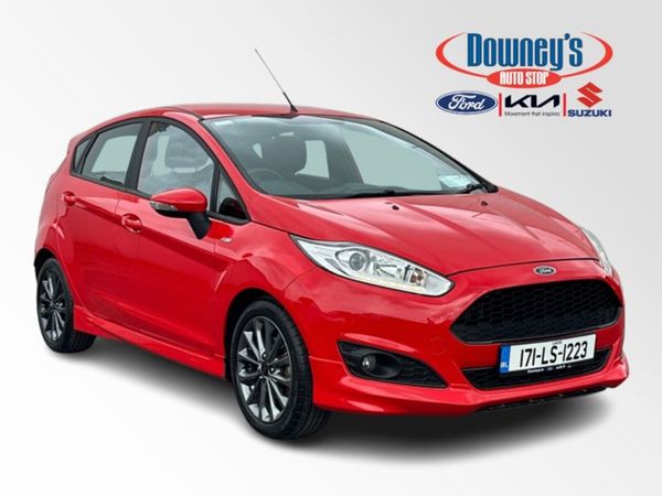 Ford Fiesta Hatchback, Petrol, 2017, Red