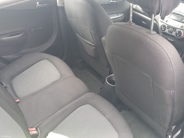 Hyundai i20 Hatchback, Petrol, 2014, Grey