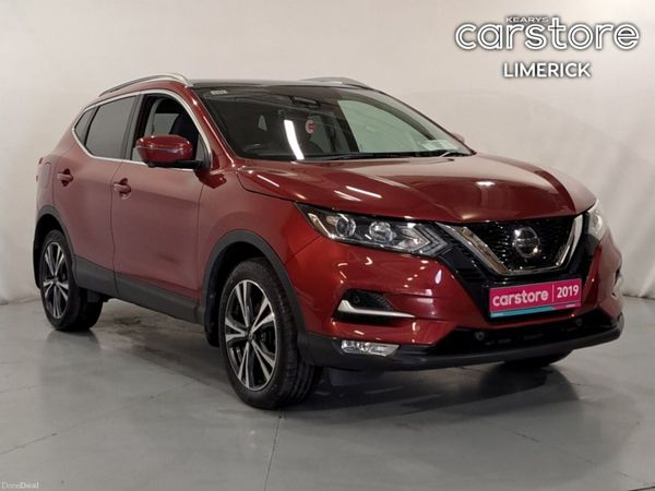 Nissan Qashqai MPV, Petrol, 2019, Red