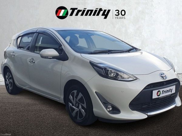 Toyota Aqua Hatchback, Petrol Hybrid, 2021, White