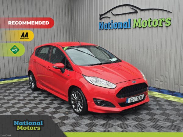 Ford Fiesta Hatchback, Petrol, 2017, Red