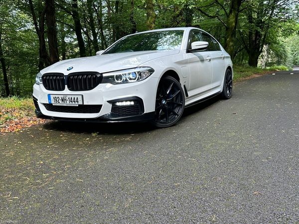 BMW 5-Series Saloon, Petrol Plug-in Hybrid, 2019, White