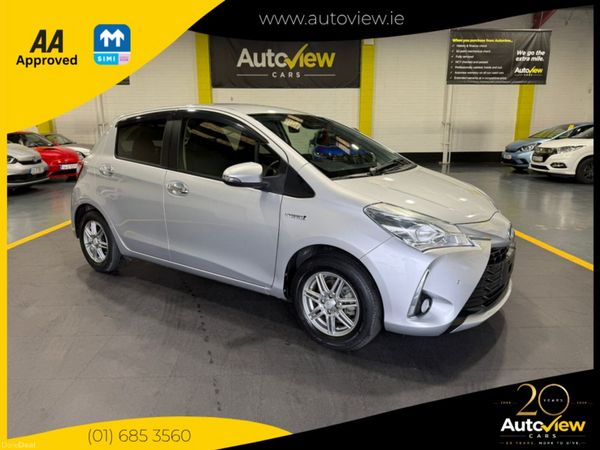 Toyota Vitz Hatchback, Petrol Hybrid, 2018, Silver