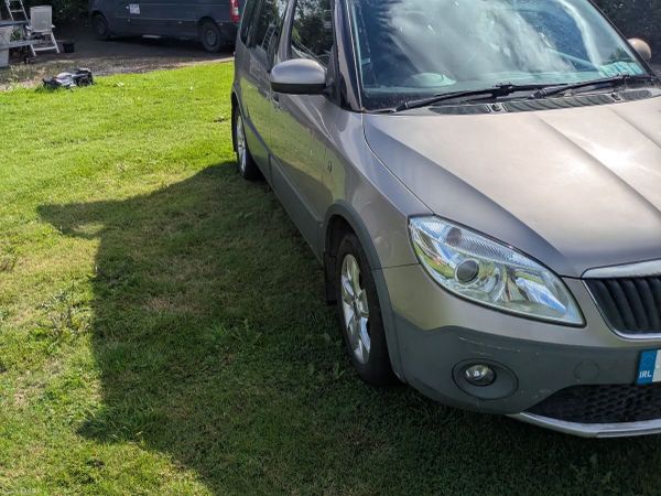 Skoda Roomster MPV, Petrol, 2012, Beige