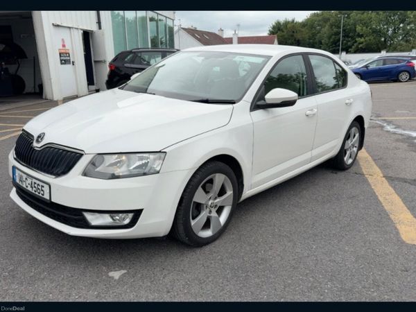 Skoda Octavia Saloon, Petrol, 2014, White