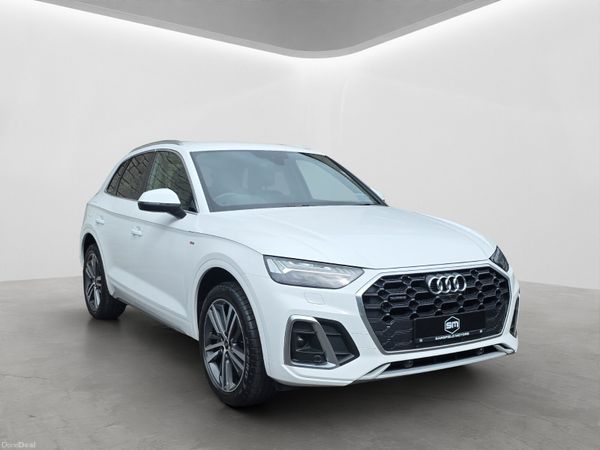 Audi Q5 SUV, Petrol Hybrid, 2023, White