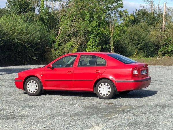 Skoda Octavia Hatchback, Diesel, 2004, Red