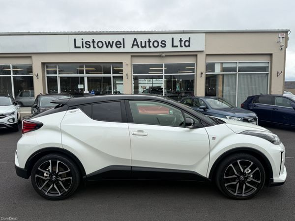 Toyota C-HR SUV, Petrol Hybrid, 2021, White
