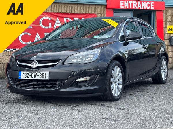 Vauxhall Astra Hatchback, Diesel, 2013, Black