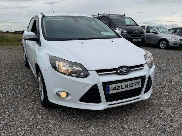 Ford Focus Hatchback, Petrol, 2014, White