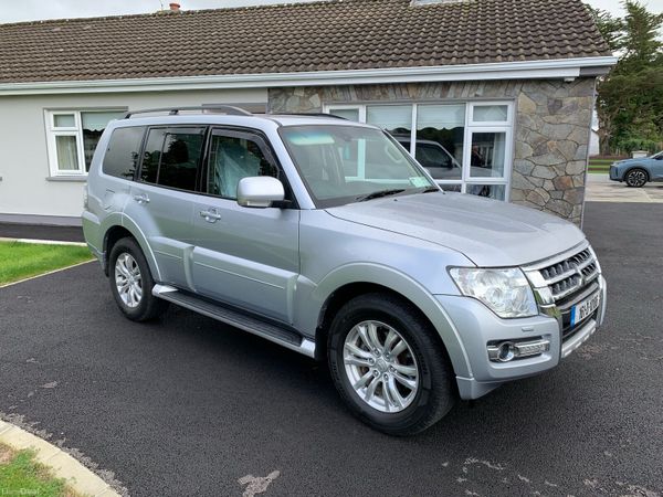 Mitsubishi Pajero SUV, Diesel, 2016, Silver