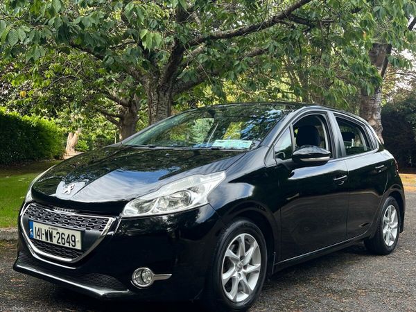Peugeot 208 Hatchback, Petrol, 2014, Black