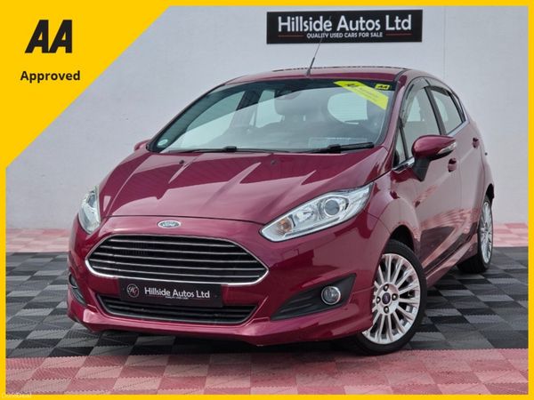Ford Fiesta Hatchback, Petrol, 2015, Red