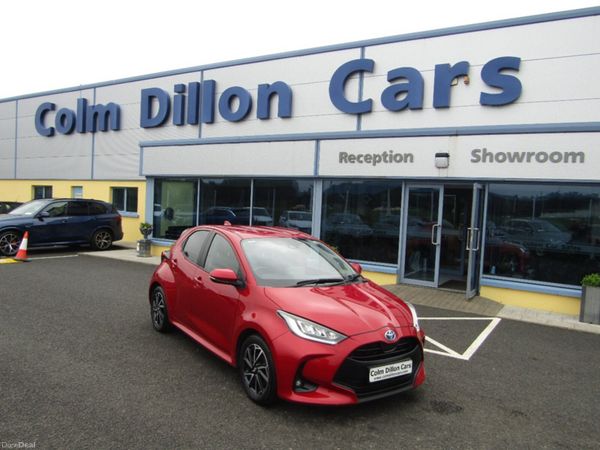 Toyota Yaris Hatchback, Petrol Hybrid, 2023, Red