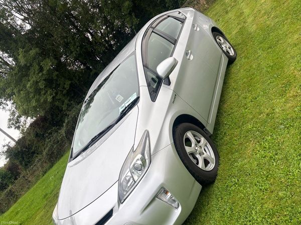 Toyota Prius Hatchback, Petrol Hybrid, 2015, Silver