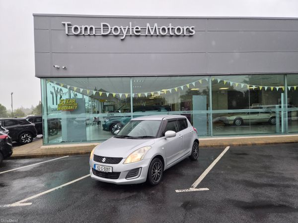 Suzuki Swift Hatchback, Petrol, 2015, Silver