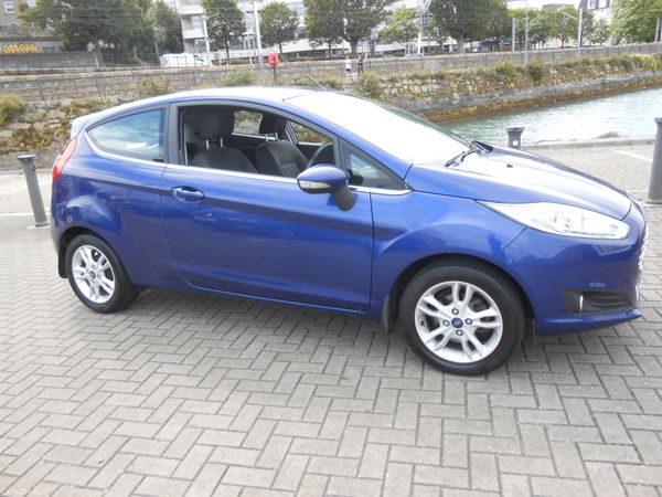 Ford Fiesta Hatchback, Petrol, 2016, Blue