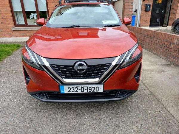 Nissan Qashqai MPV, Petrol, 2023, Red