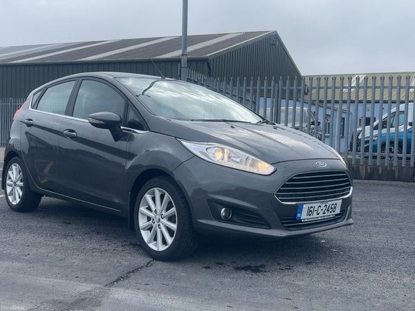Ford Fiesta Hatchback, Petrol, 2016, Grey