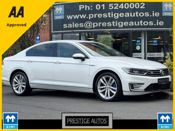 Volkswagen Passat Saloon, Petrol Plug-in Hybrid, 2016, White