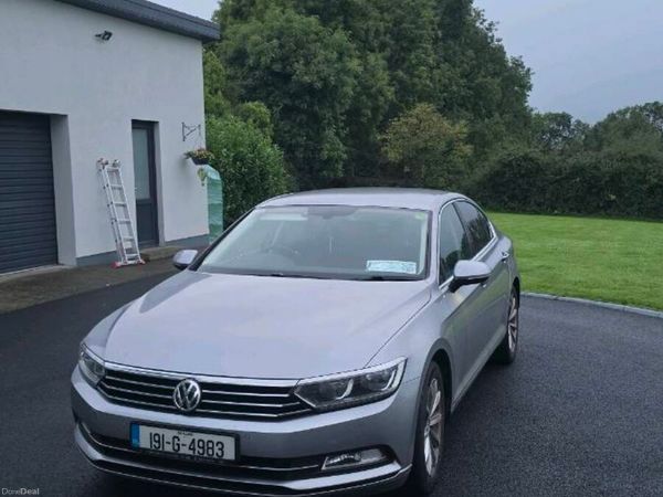 Volkswagen Passat Saloon, Diesel, 2019, Silver