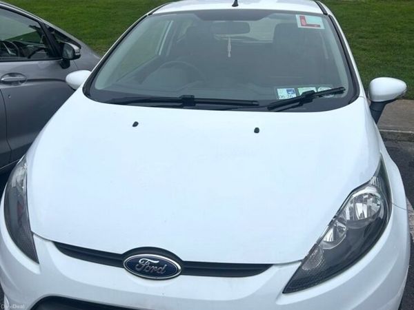 Ford Fiesta Hatchback, Petrol, 2012, White