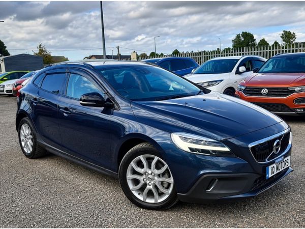 Volvo V40 Hatchback, Diesel, 2017, Blue