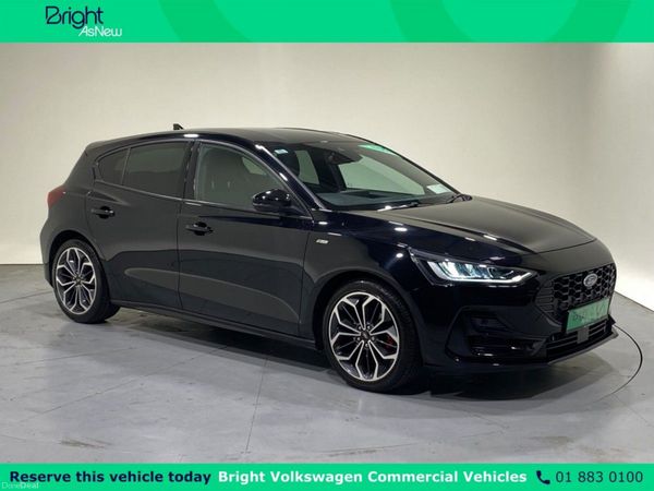 Ford Focus Hatchback, Petrol, 2022, Black
