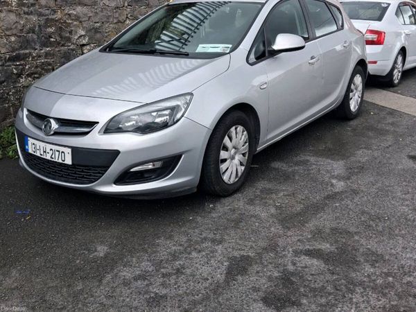 Vauxhall Astra Hatchback, Diesel, 2013, Silver