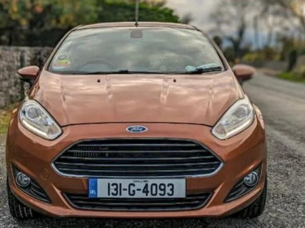 Ford Fiesta Hatchback, Petrol, 2013, Yellow