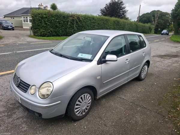 Volkswagen Polo Hatchback, Petrol, 2004, Silver