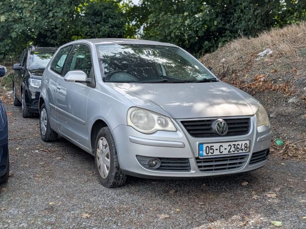 Volkswagen Polo Hatchback, Petrol, 2005, Silver