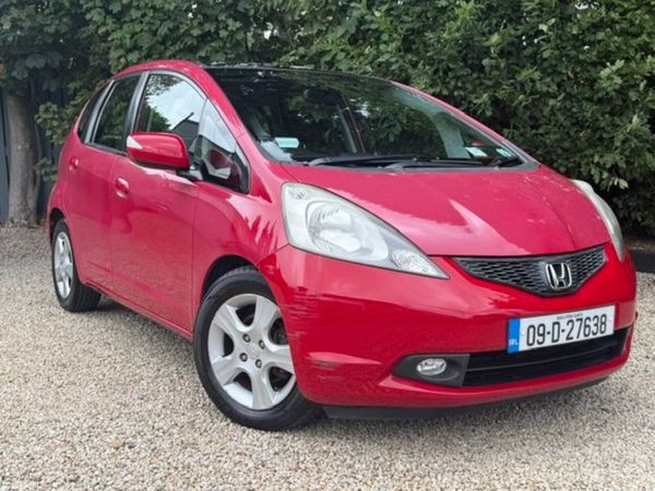 Honda Jazz Hatchback, Petrol, 2009, Red