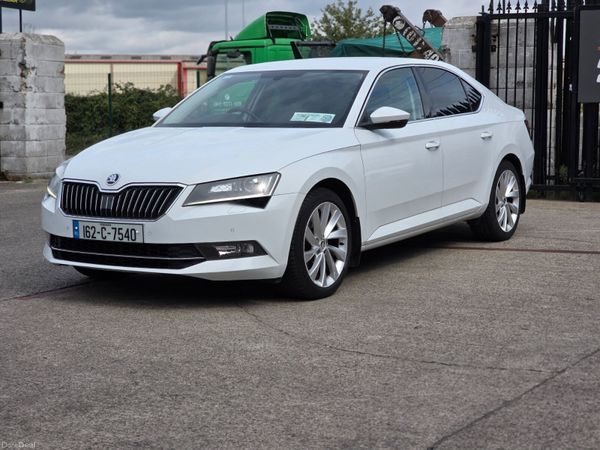 Skoda Superb Hatchback, Petrol, 2016, White