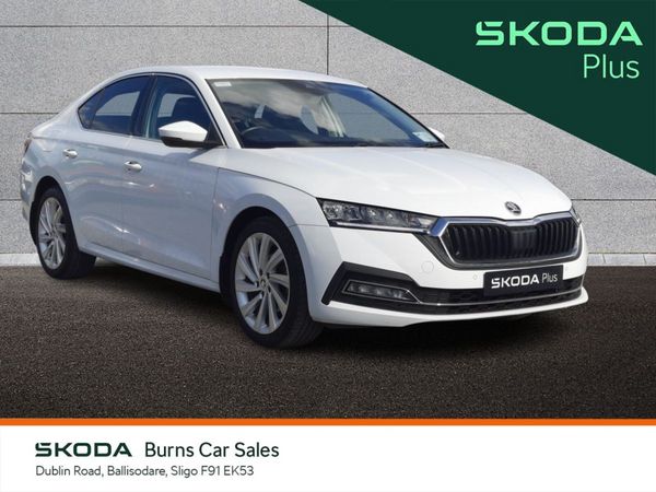 Skoda Octavia Saloon, Petrol, 2023, White