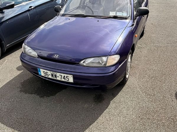 Hyundai Accent Saloon, Petrol, 1996, Purple