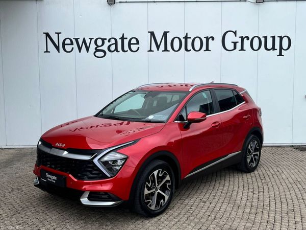 Kia Sportage MPV, Petrol Hybrid, 2023, Red