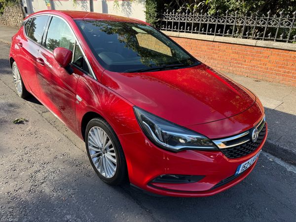 Vauxhall Astra Hatchback, Diesel, 2015, Red