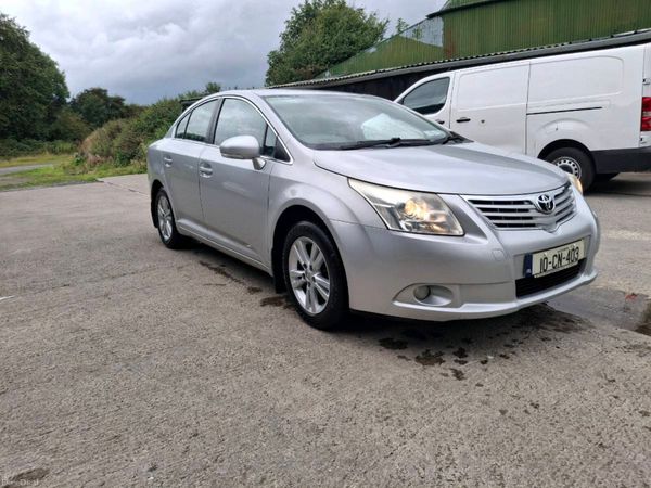 Toyota Avensis Saloon, Petrol, 2010, Silver